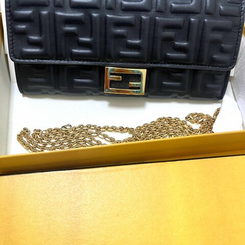 Fendi Baguette Continental With Chain 長款皮夾配飾鏈 納帕皮革皮夾 法棍WOC 經典黑色金扣