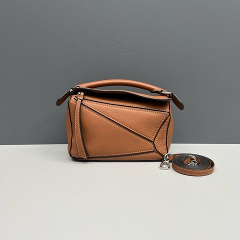 Loewe羅意威 焦糖色全皮mini puzzle幾何包 成色97新