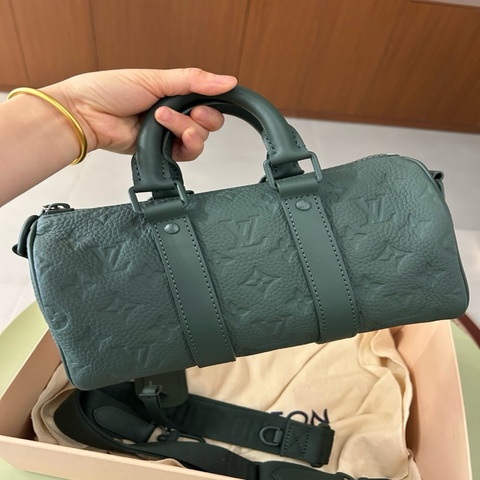 99新 Louis Vuitton 路易威登 kp25  全皮壓印 幾乎全新