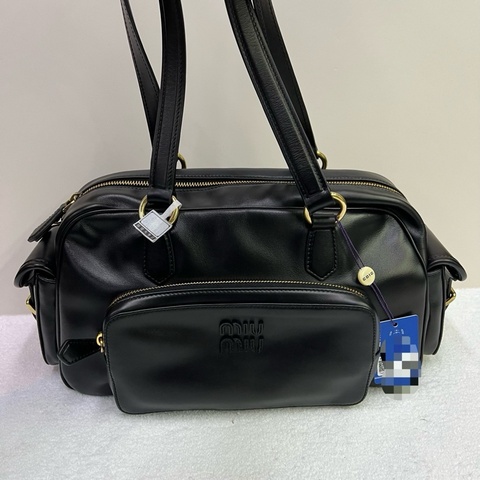 MIU MIU繆繆 Pocket 金色字母標識 小牛皮 手提包 常規 女款 黑色