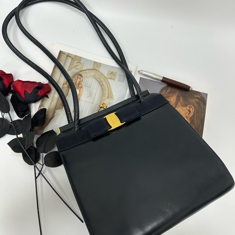 【赫蒂國際精品】Ferragamo 經典黑色皮革肩背包vintage