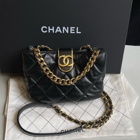 Chanel/香奈兒 22B黑金羊皮流浪hobo斜挎包單肩包芯片款