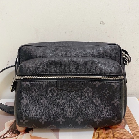 Louis Vuitton 路易威登outdoor 黑色老花 男士郵差包 尺寸26*18