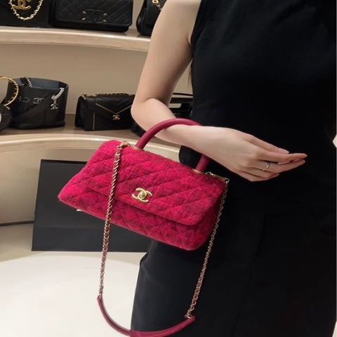 【威選精品】  ✨ CHANEL Coco Handle 樹莓紅毛呢｜優雅與收藏價值兼具 ✨