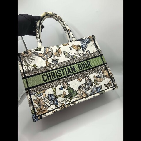 Dior/迪奧 Book Tote 
白色布料多色Mexico茹伊印花刺繡
