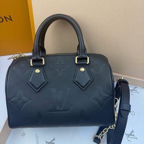 LV路易威登Speedy Bandouliere 20黑色全皮壓紋 手提包斜挎包 金扣
