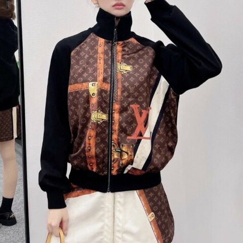 ::LOIUS VUITTON:: LV 經典Monogram 絲質拼接黑坑條 飛行員外套 SS24 Velvet feel Coat Women's Multicolor