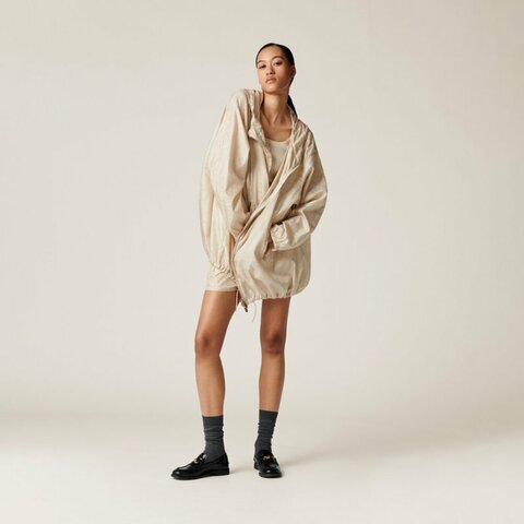 ::MIUMIU:: 沙色滿版LOGO拉鍊尼龍束腰連帽外套 38號