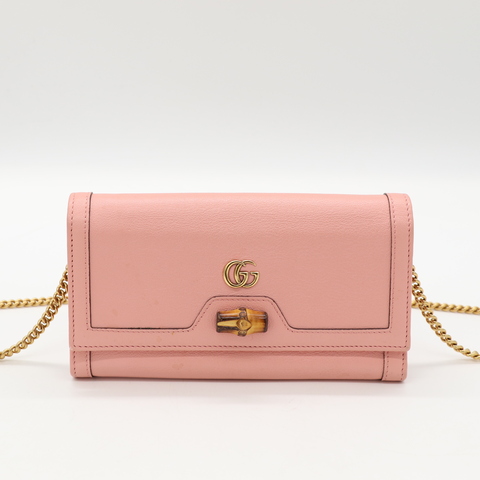 粉紅色Gucci Diana 系列鏈條皮夾