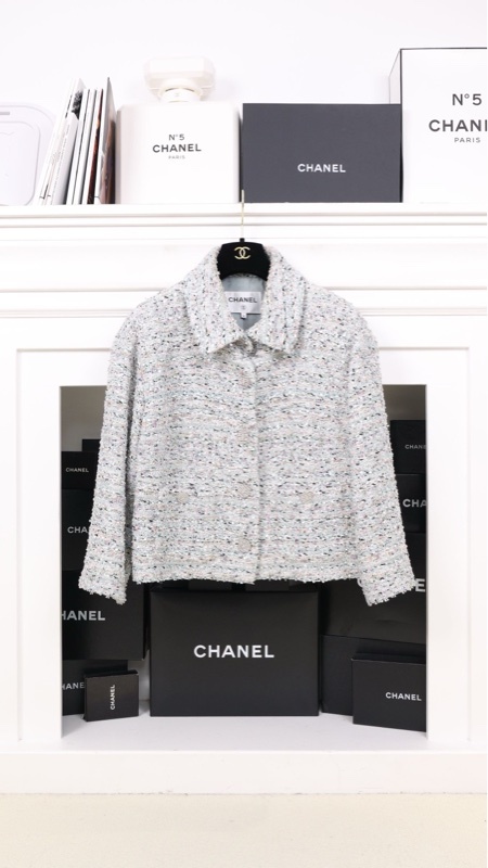 Chanel 19年邮轮系列蓝色粗花呢钻扣crop短外套