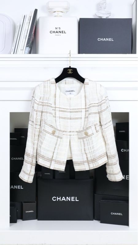 Chanel 15年迪拜系列琉璃扣两口袋crop短外套