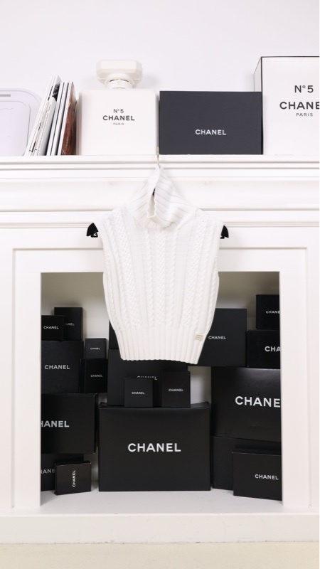Chanel 02年无袖白色针织高领背心上衣