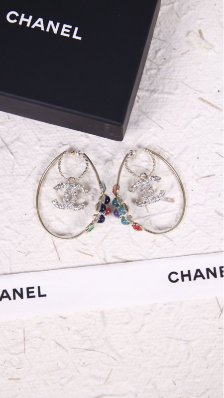 Chanel 20C车站系列秀款AB款彩色琉璃半圈椭圆耳钉