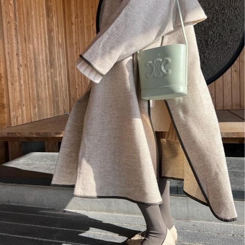【98新👍🏻全網最低價 不服來辯💫】Celine/賽琳 水桶包 百搭優雅霧霾藍