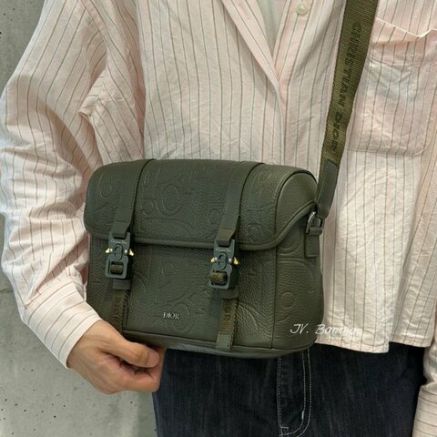 JS1534-DIOR 綠牛皮Hit the Road壓紋下蓋郵差包 1ESPO333LLG_H800