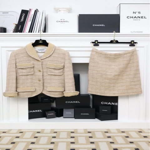 Chanel 1986年秋冬秀款卡其色羊毛四口袋短外套半裙套装