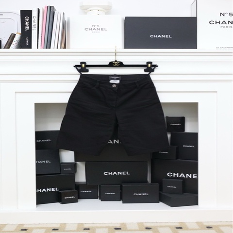 Chanel 06年黑色五分裤短裤
