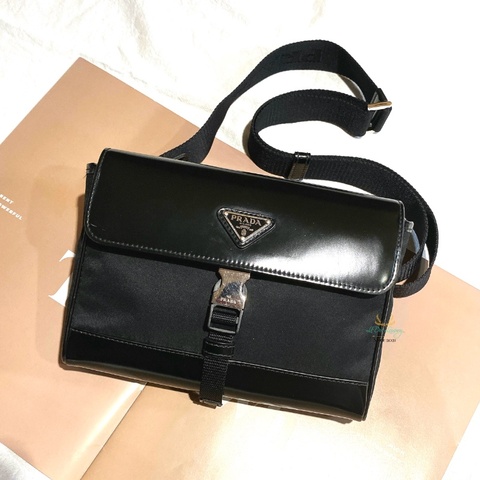 PRADA  普拉達 2ZH108 黑色 尼龍 銀三角 扣式 迷你斜背包 信差包 郵差包