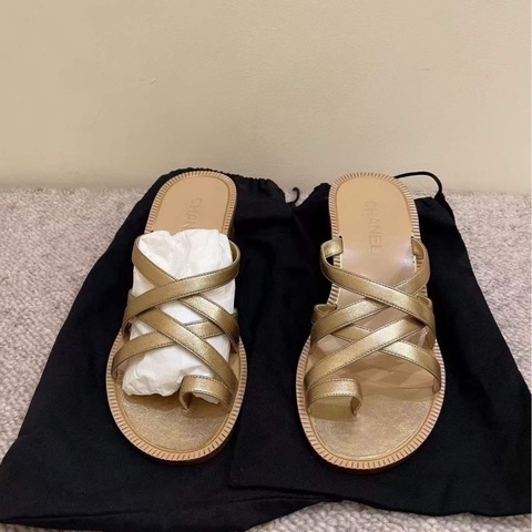 閒置品 Chanel 羊皮金色中跟涼拖 38.5碼