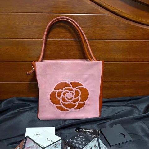 【跟不要錢一樣❤️超低價擁有CHANEL😚絕不撞包✨】Chanel香奈兒中古 粉棕 麂皮 山茶花雙面字母托特包tote單肩｜腋下包