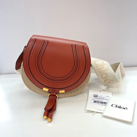 Chloe Saddle