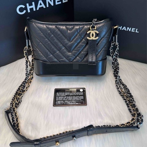 Chanel香奈兒/黑金V紋流浪包小號 28開（有卡）