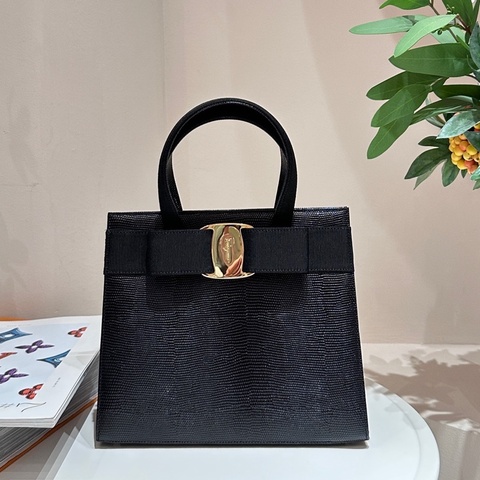 Ferragamo 菲拉格慕黑金蜥蜴紋蝴蝶結手提斜挎包