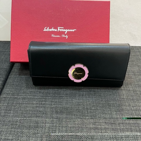 Ferragamo Flower wallet