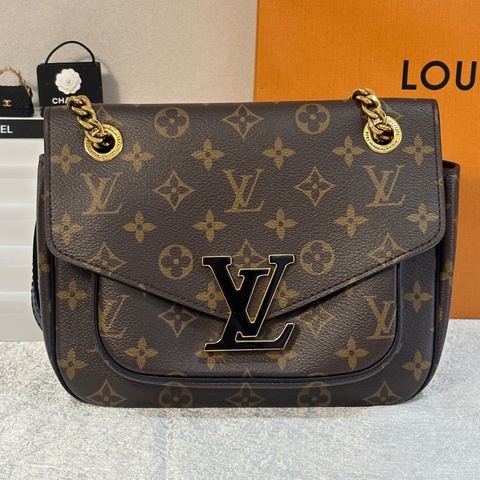 Lv Passy郵差包 芯片款 單包無附件 底長22。