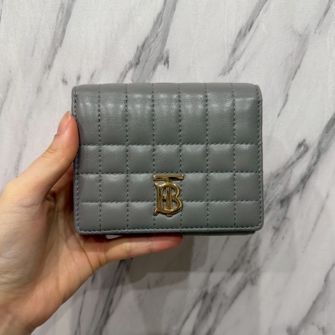 近新閒置🩶#Burberry #灰色短夾 #新款