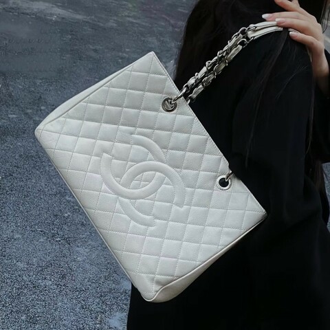 Chanel香奈兒白銀GST中號
白色銀扣 荔枝皮