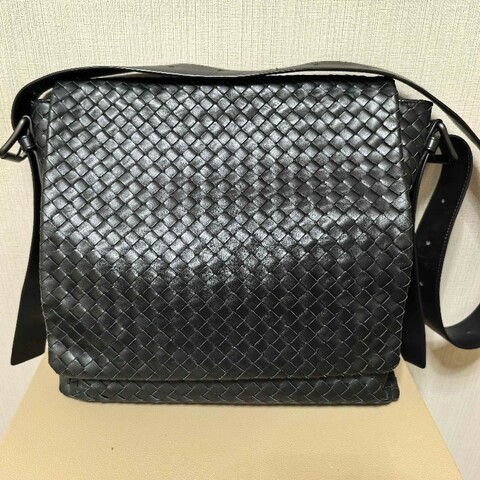 Bottega Veneta BV黑色純色羊皮編織斜背包