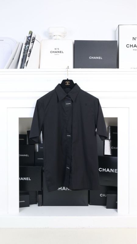 Chanel 99年黑白字母魔术贴扣短袖衬衫上衣