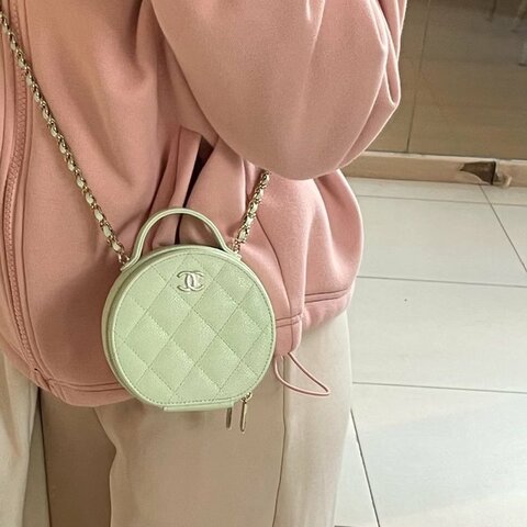 Chanel  22C圓餅包，氣泡綠 荔枝皮，mini小號 99新配件塵袋 保卡