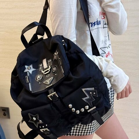 Prada 機器人後背包 30*32*15cm 98新配件塵袋