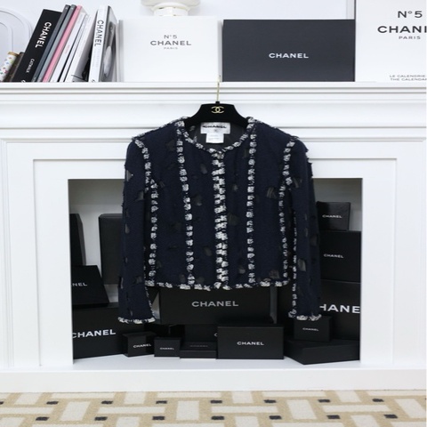Chanel 11年春夏系列秀款深蓝色洞洞蕾丝网纱滚边外套FR42 22/12
