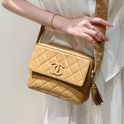 Chanel 金球 流蘇 浮雕相機包23*17cm 98新配件塵袋