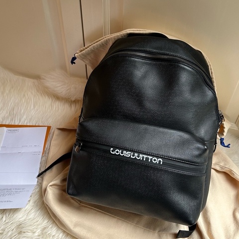 【閒置🆕LV】18年走秀款雙肩男士書包🎒 全新未使用 全皮