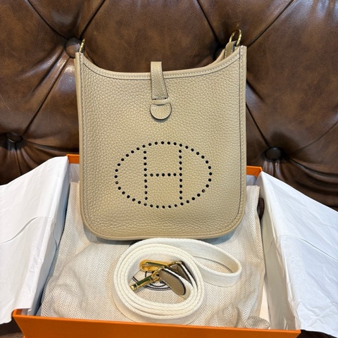 HERMES/愛馬仕 Evelyne 16 伊芙琳 斜背包 Clemence牛皮風衣灰金扣