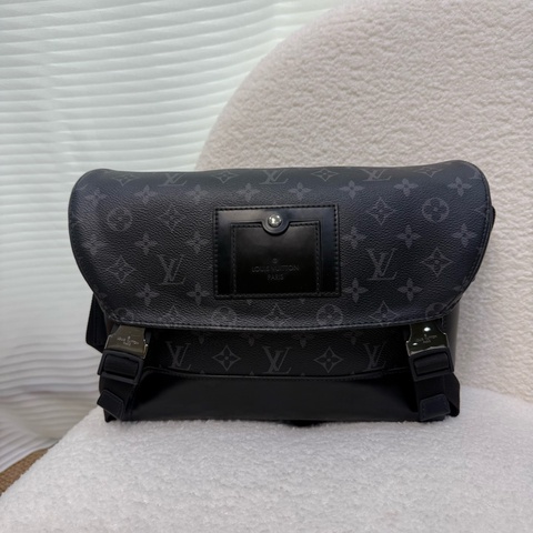 Lv Messenger 黑武士PM郵差包
