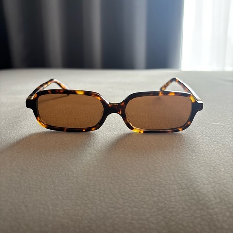 Miu Miu 長方形太陽眼鏡墨鏡 SMU 11ZF