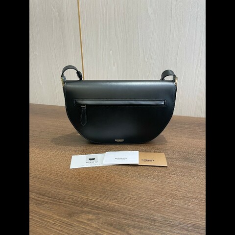 Burberry/博柏利 全皮黑色半月腋下包