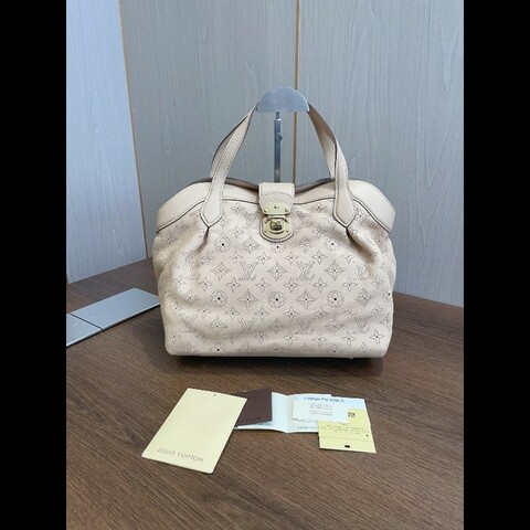LV 月光女神 奶茶色手提包