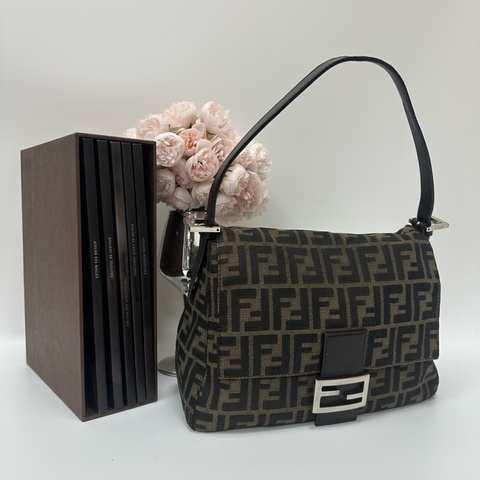 【赫蒂國際精品】Fendi 經典 Zucca Mamma Baguette 肩背包 vintage