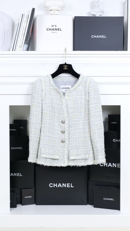 Chanel 09年浅蓝绿色珠片花镶边圆领外套