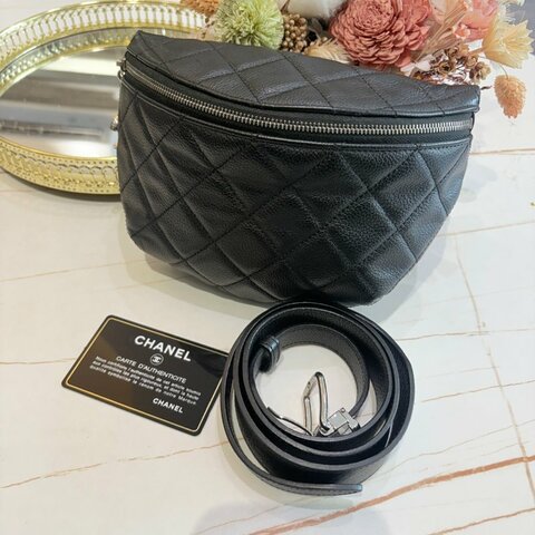 *SHIHNA名牌精品* CHANEL 荔枝牛皮菱格紋胸背包