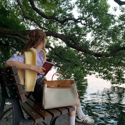 Hermes愛馬仕 herbag 31手提包肩背包斜挎包 冰川白拼馬鞍色 銀扣