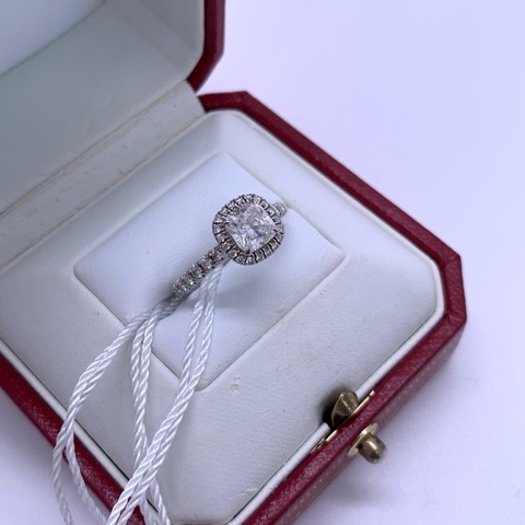 Cartier卡地亞 Destinee系列 PT950鉑金圍鑲鑽一克拉枕形鑽石戒指，52碼 主鑽1.11ct，F色，VVS1淨度