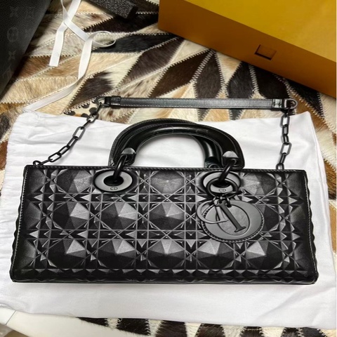 迪奧/Dior 黑色牛皮革鑽石形狀藤格紋 D-joy 啞光黑