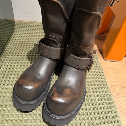 Balenciaga venom boot